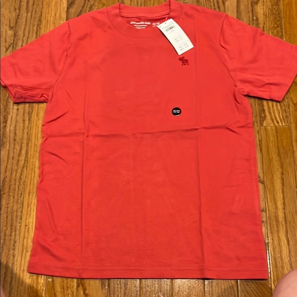 Abercrombie kids essentials t-shirt - Picture 1 of 4